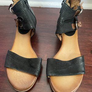 Miz Mooz Black Open Toe Leather Sandals - Size 39 (8 US)